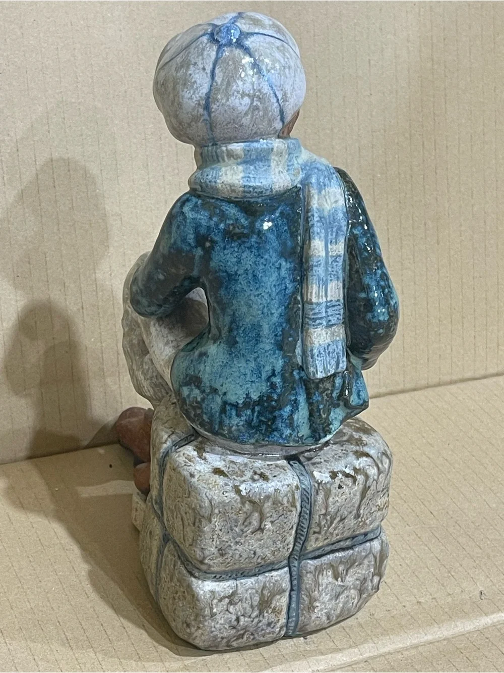 Kid Porcelian Sculpture “Sitting on Cargo” a Porcelana Artistica Levantina PAL